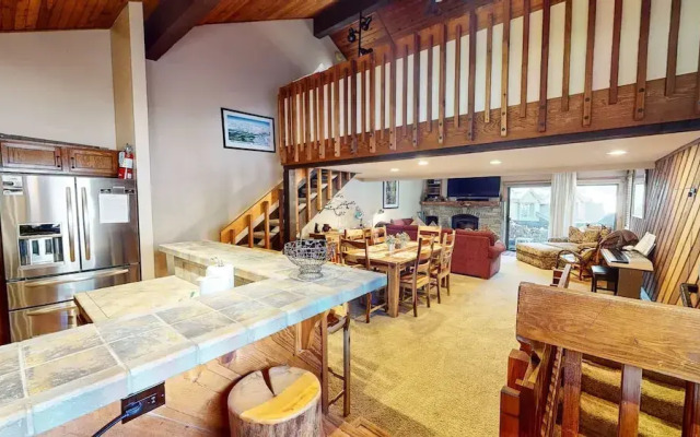 Snowcreek I #47 4 Bedroom Condo