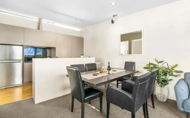 Lomond Retreat - Near Cbd Executive Apartment