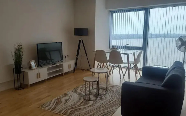 Apartmentsleeps5-city-tv-wifi-seaview