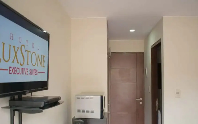 Hotel Luxstone Executive Suites