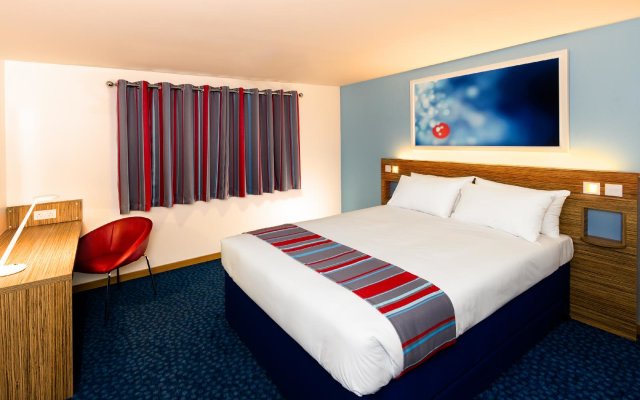 Travelodge Edinburgh Airport Ratho Station