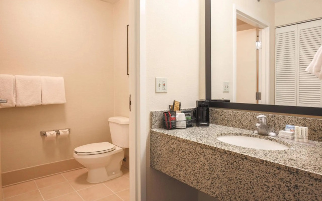 Courtyard Flint by Marriott