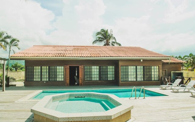 Tela Beach House 2