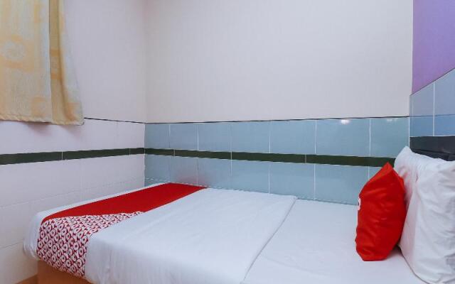 Cosy Inn by OYO Rooms