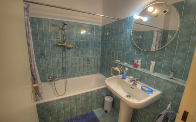 Large T2 3 étoiles 750m Palais PKG