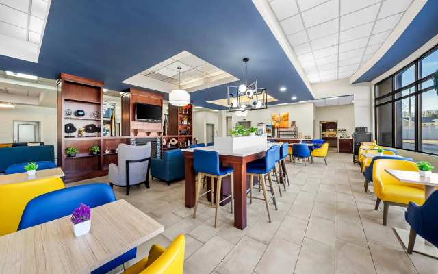 Comfort Inn & Suites Plainville-Foxboro