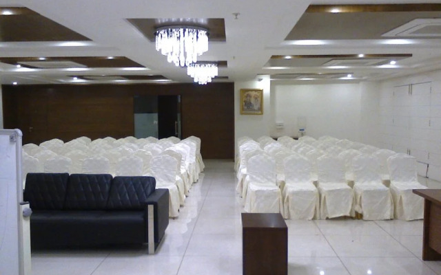 Fabhotel Prime Dev Aadi