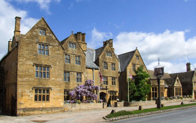 The Cotswold Holiday Lodge
