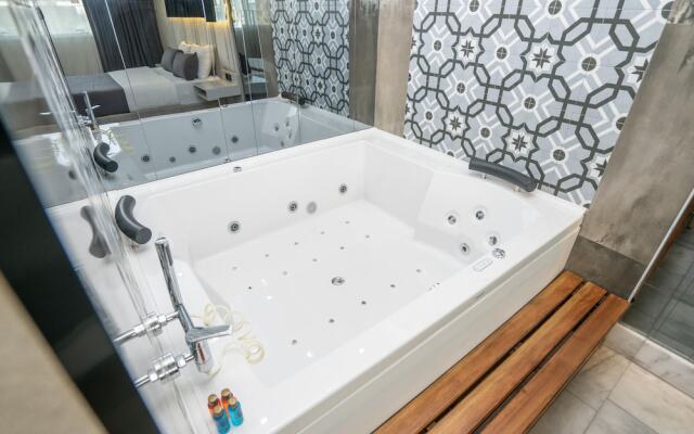216 Station Suite Gebze