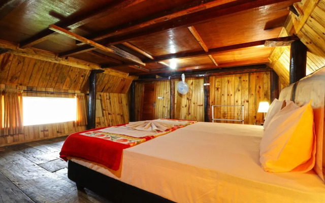 Tuk Tuk Timbul Bungalows by ZUZU