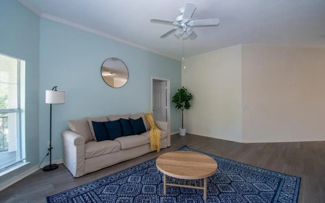 Delightful, Refurbished Apt! Everything you need!