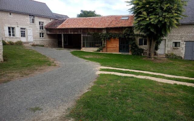 Maison de 3 chambres avec jardin clos et wifi a Assay