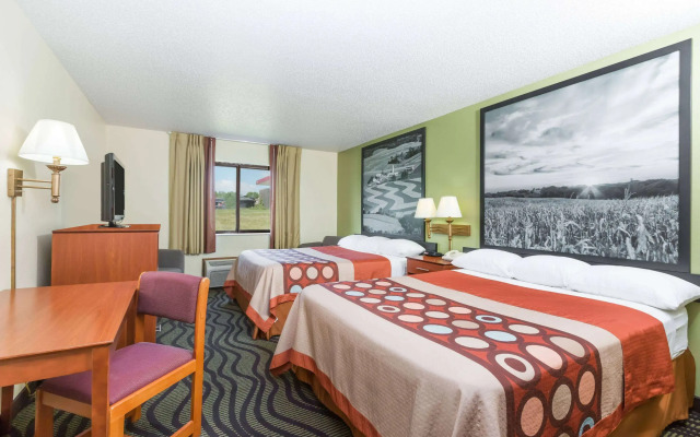 Super 8 by Wyndham Newton