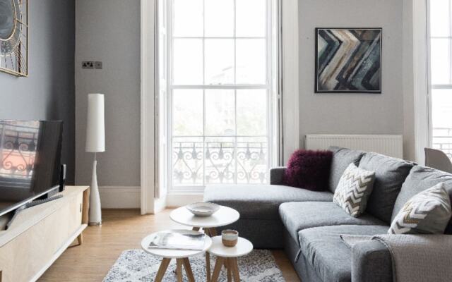 The Riverside Escape - 3bdr in 3 Central Apartments