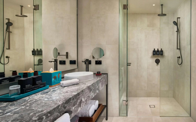 Next Hotel Melbourne, Curio Collection by Hilton