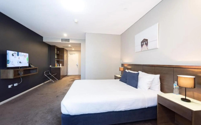 Sfera's Park Suites & Convention Centre