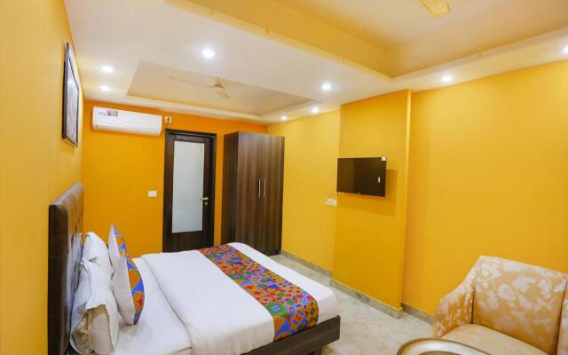 Fabexpress Taj Home Stay