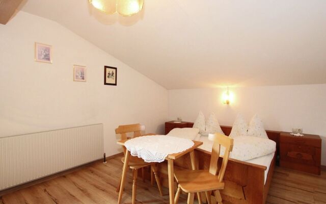 Quaint Apartment in Finkenberg near Ski Lift