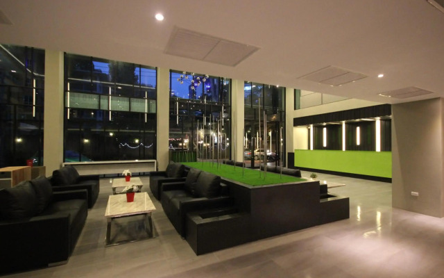 Season Five Hotel