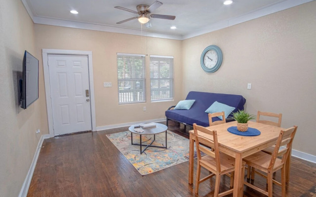 Fabulous Newly Renovated 1br/1ba Near Downtown