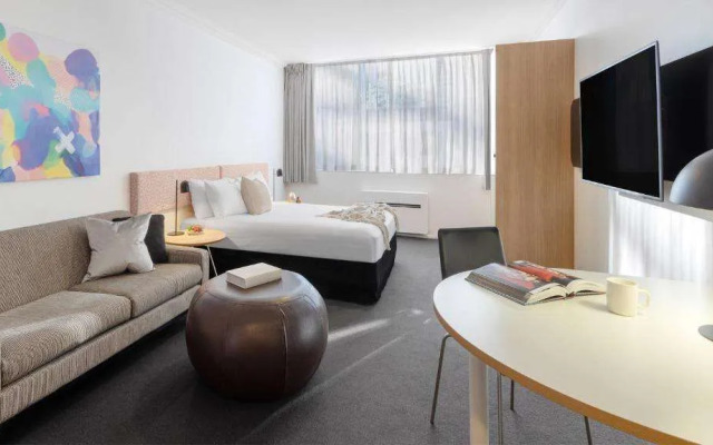Oaks Perth Hotel