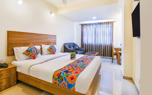 Fabhotel Jansi Deluxe Gandhipuram