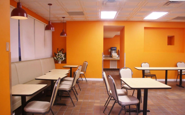 Neill-Wycik Backpackers Hotel