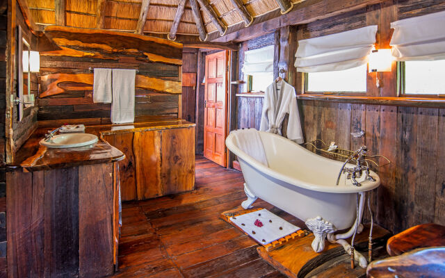 Karongwe - River Safari Lodge