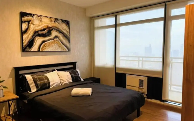Penthouse 2 bedroom unit with balcony