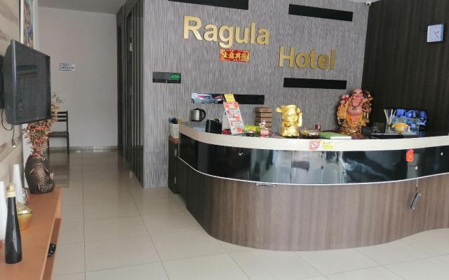 OYO 90028 Ragula Hotel