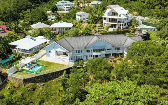 Luxurious 2-bed Villa in Bel Ombre Mahe Seychelles