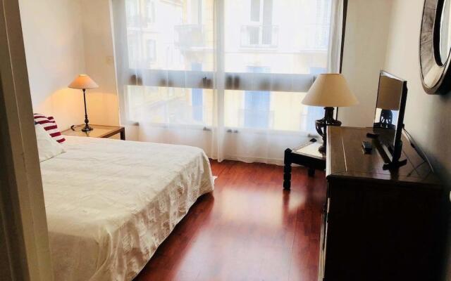 Gray D' Albion Apartment (Adults Only)