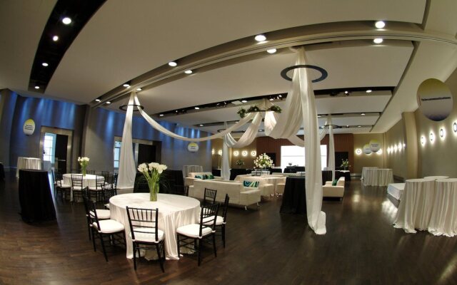 Twelve Midtown, Autograph Collection
