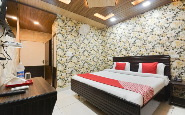 OYO 16515 Hotel Bombay Residency