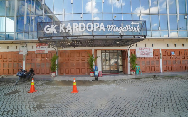 Capital O 90447 Kardopa Hotel Megapark