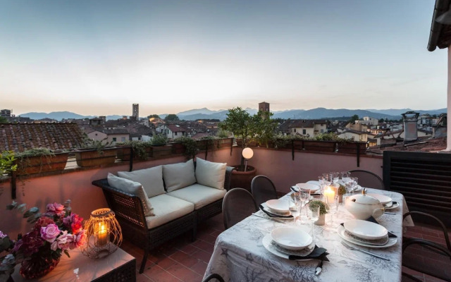 Casa Emy in Lucca With 3 Bedrooms and 2 Bathrooms