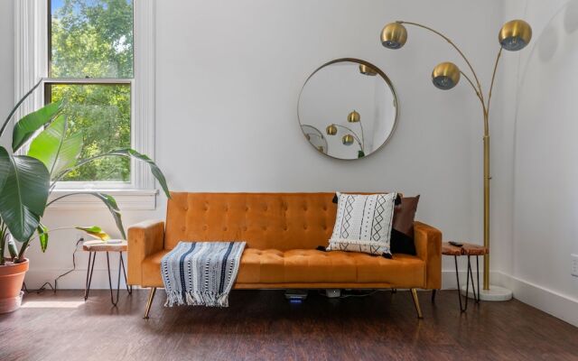 NEW Luxe Pet Friendly Free Parking Downtown