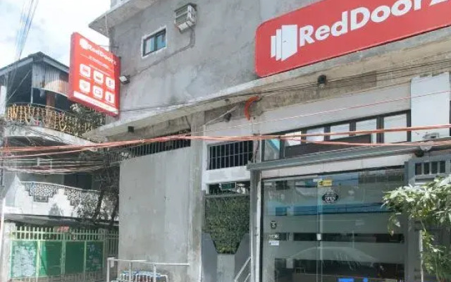 RedDoorz @ Gerlins Lodge Two