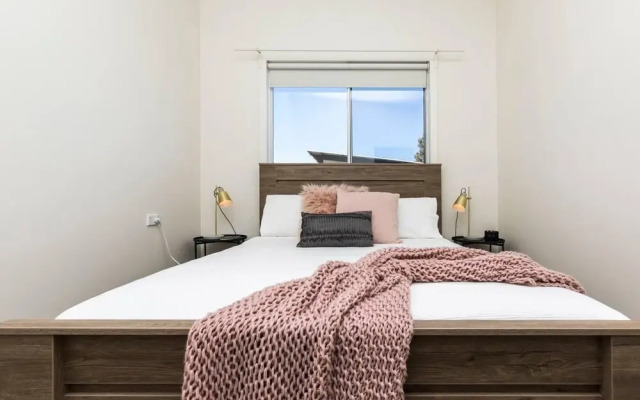 2 Bedroom with Parking Near Central Cessnock