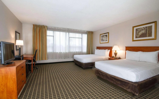 Clarion Inn & Suites Miami International Airport
