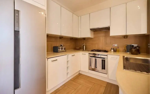 The Spitalfields Beauty - Bright 2bdr Flat