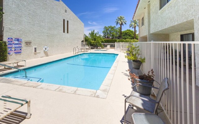 2BR Palm Springs Townhouse Hideaway by RedAwning