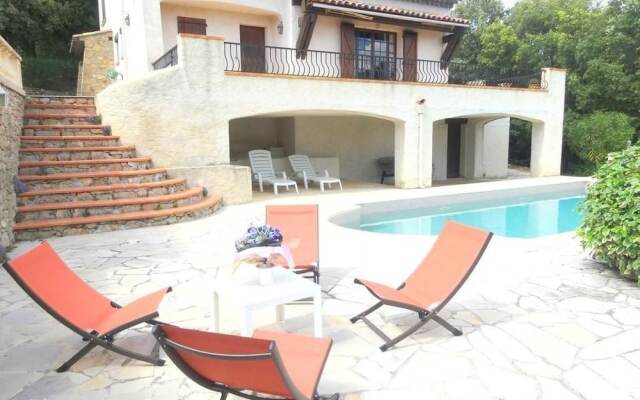 Eaux Vives - Belle Villa De Vacances Dans Un Domaine Privée Du Haut Var