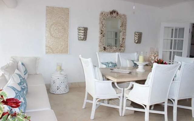 Glitter Bay Suites