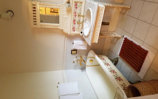 Sherwoods Country House Cc