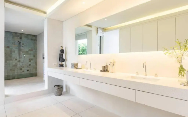 Ultimate Luxury Villa, Fantastic 180° Sea View !