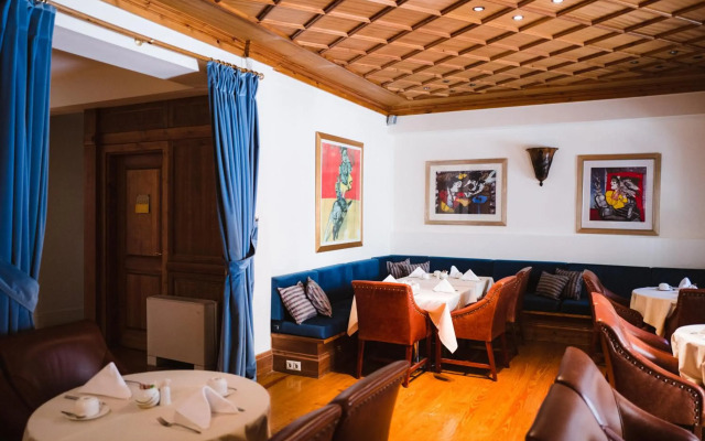 Trikolonion Country Hotel
