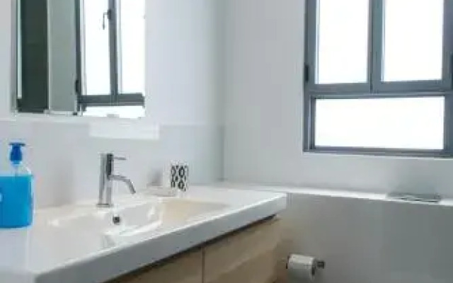 Charming 4BR TownHouse in Neve Tsedek by HolyGuest