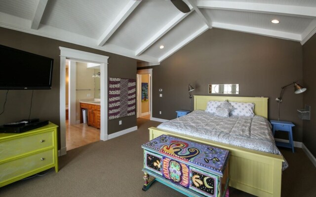 Bozeman - Beach Escape