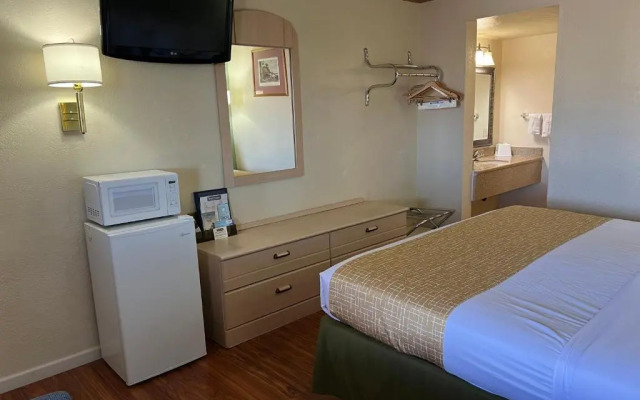 Travelodge By Wyndham Holbrook